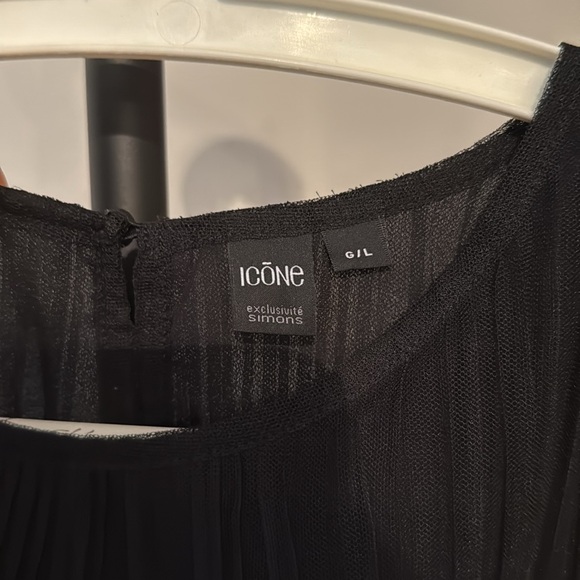 Black sleeves top - Picture 2 of 3